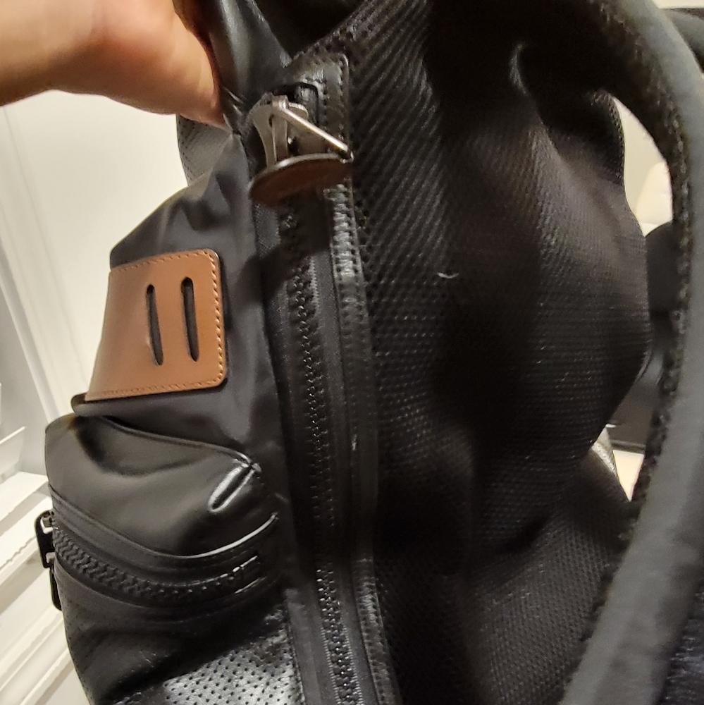 Authentic Coach Leather Backpack - Picture 5 of 6